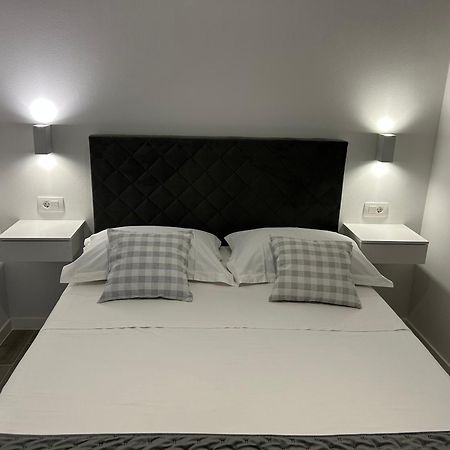 Apartmani Milka I Jozo オミシュ 部屋 写真