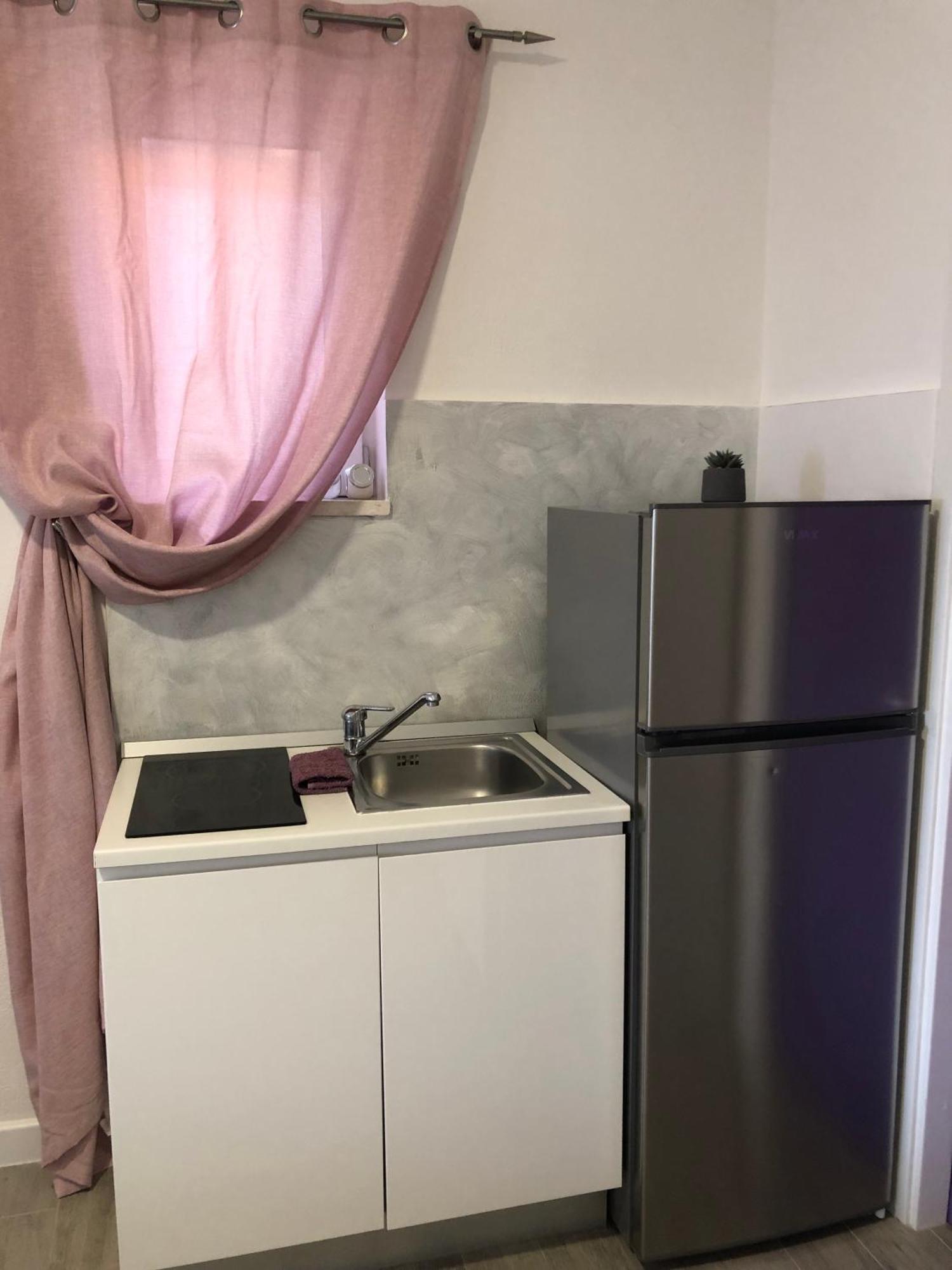 Apartmani Milka I Jozo オミシュ 部屋 写真