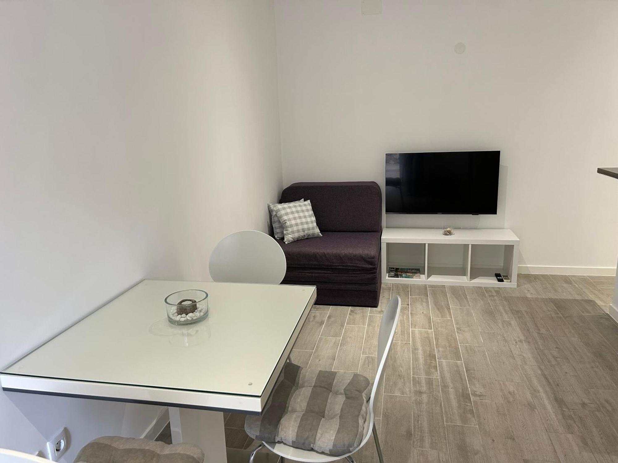 Apartmani Milka I Jozo オミシュ 部屋 写真